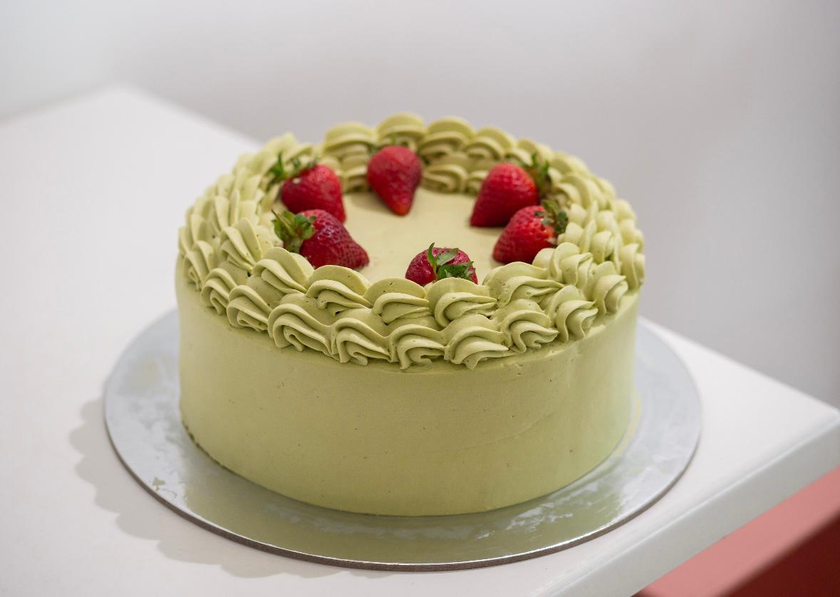 Matcha and Strawberry Cake