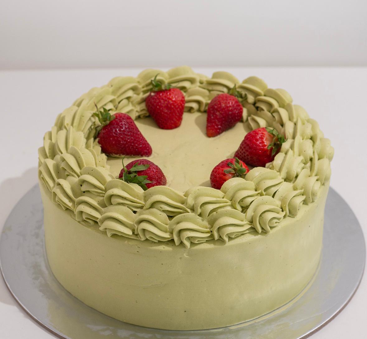 Matcha and Strawberry Cake